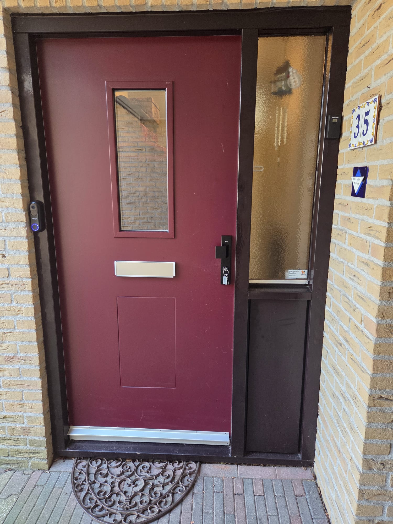 Deurrenovatie: het eindresultaat na vervanging bij een klant